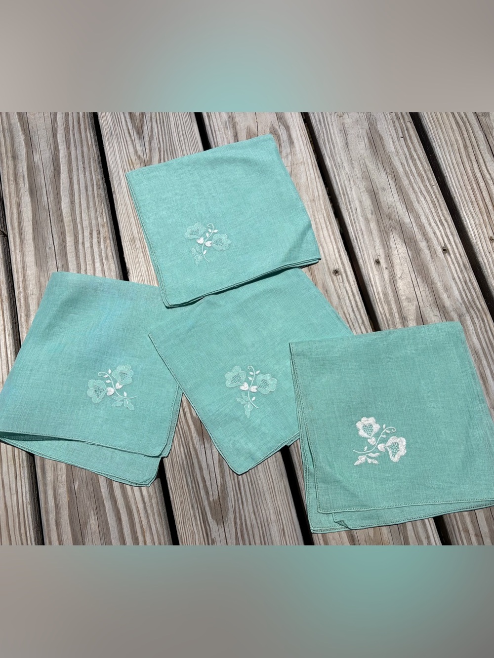 4 Embroidered Linen Napkins Green Edge Floral Farm Country Vtg Handkerchief